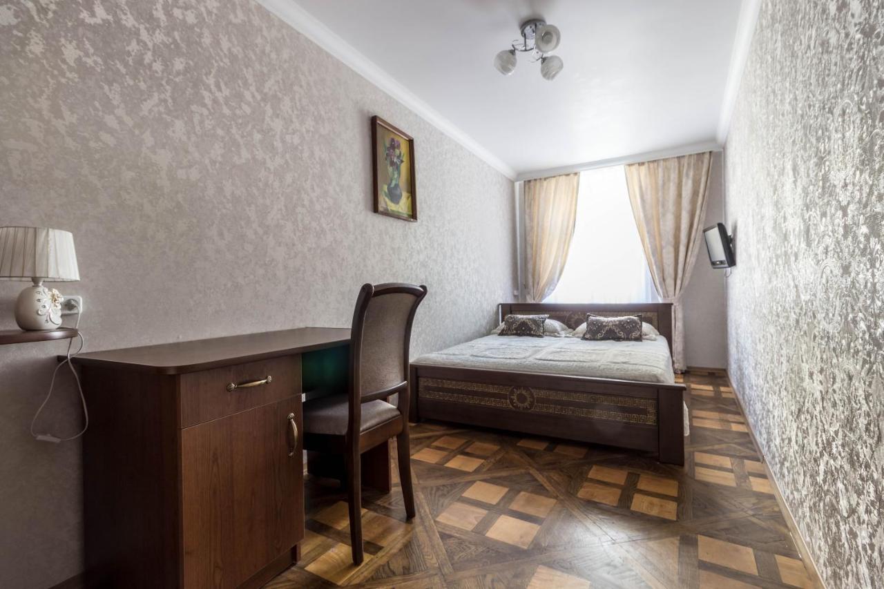 Apartments Near Rynok Square On Staroyevreyska And Fedorova Streets إلفيف المظهر الخارجي الصورة