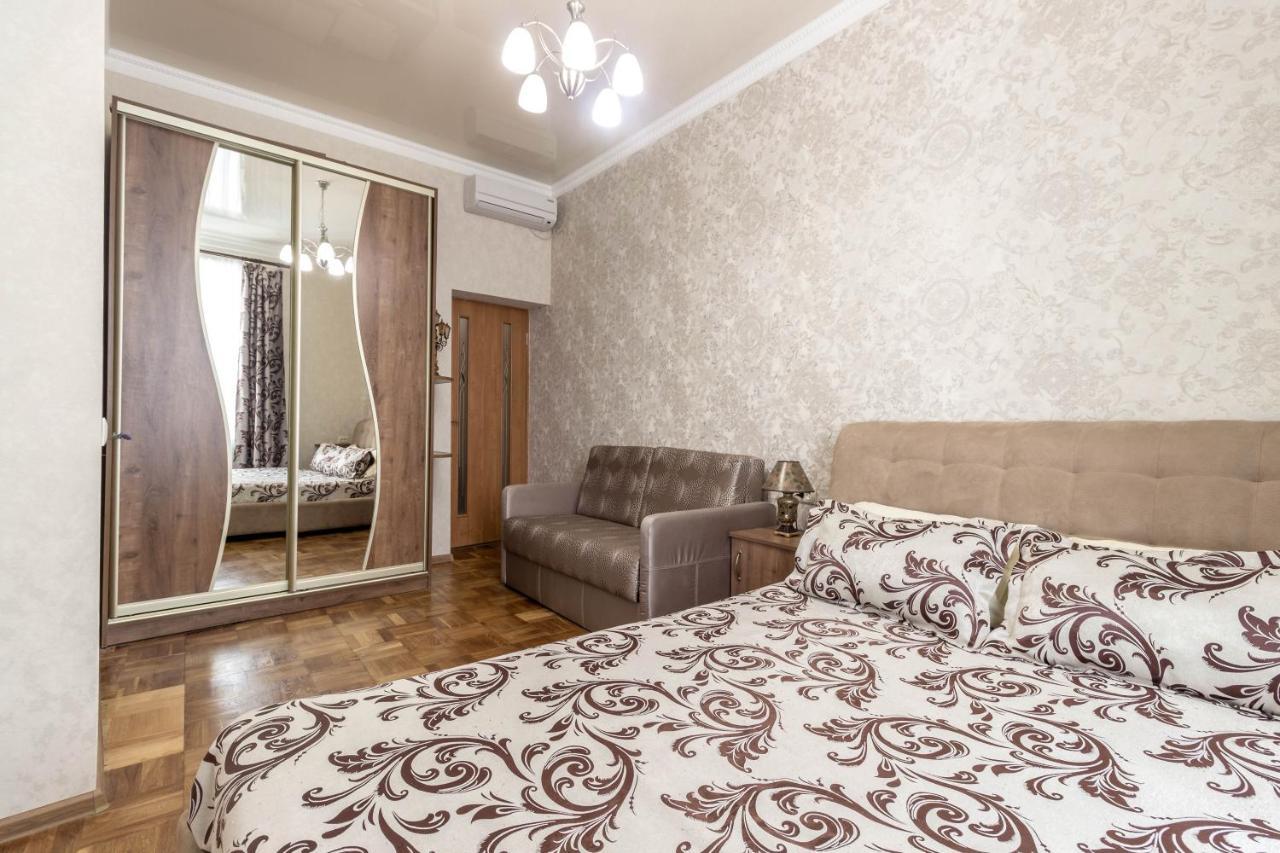Apartments Near Rynok Square On Staroyevreyska And Fedorova Streets إلفيف المظهر الخارجي الصورة
